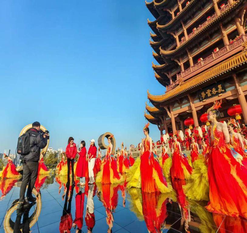 央视舞台绽放湖师力量 艺术实践助推争博创一流(1).docx